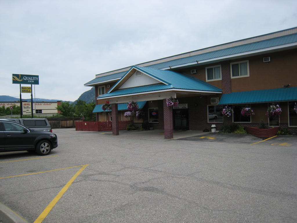 Canadas Best Value Inn & Suites-Castlegar Exterior photo