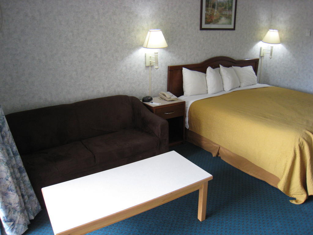 Canadas Best Value Inn & Suites-Castlegar Room photo