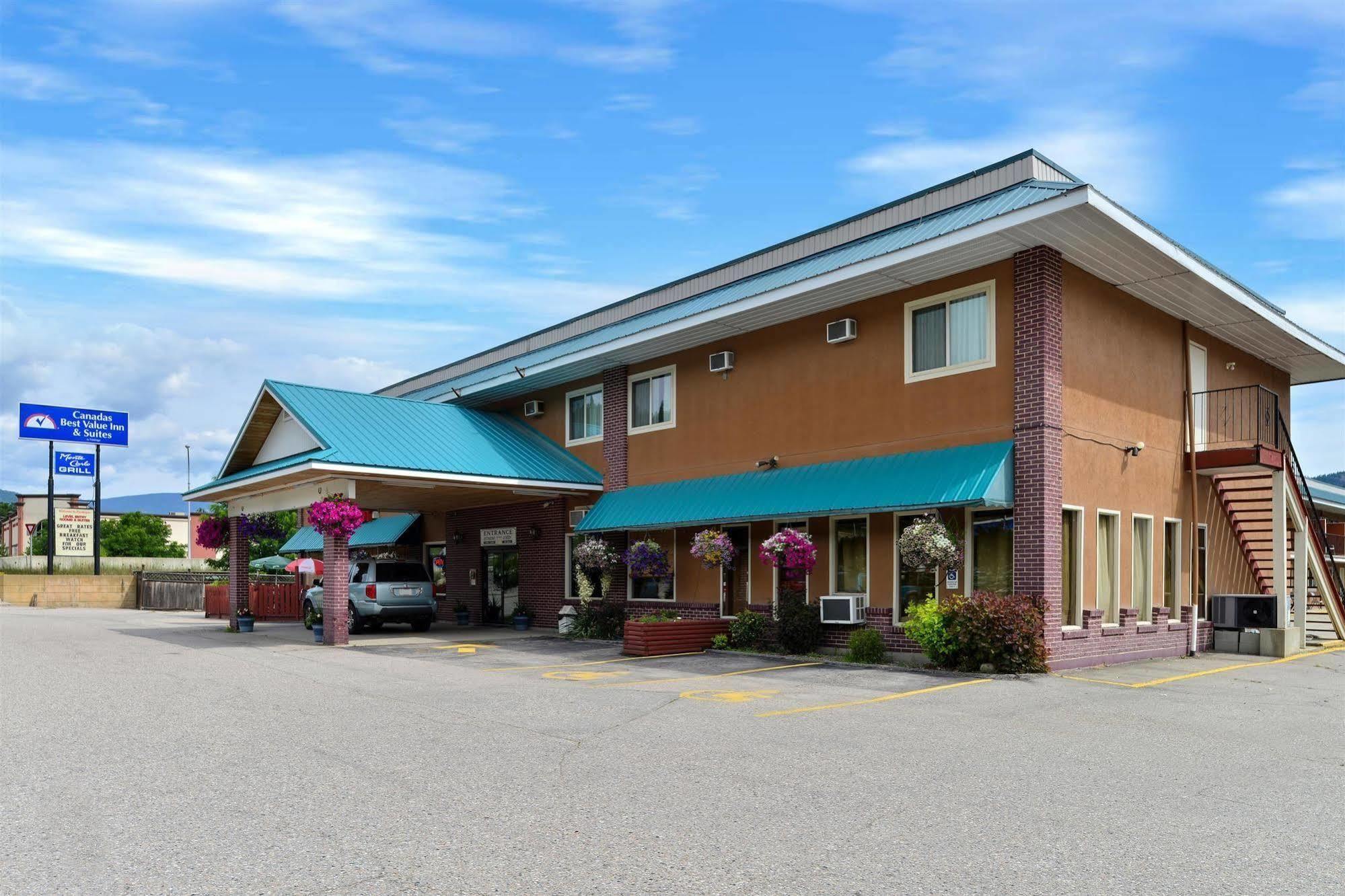 Canadas Best Value Inn & Suites-Castlegar Exterior photo